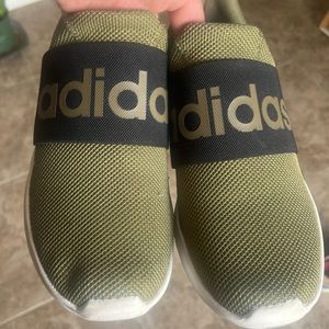 Adidas sho. 9.5